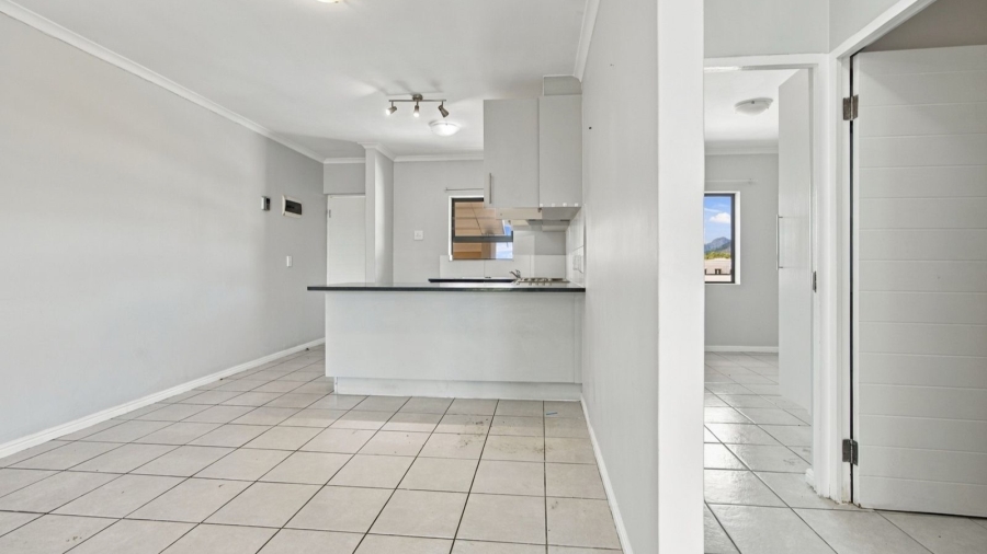 To Let 2 Bedroom Property for Rent in Lemoenkloof Western Cape